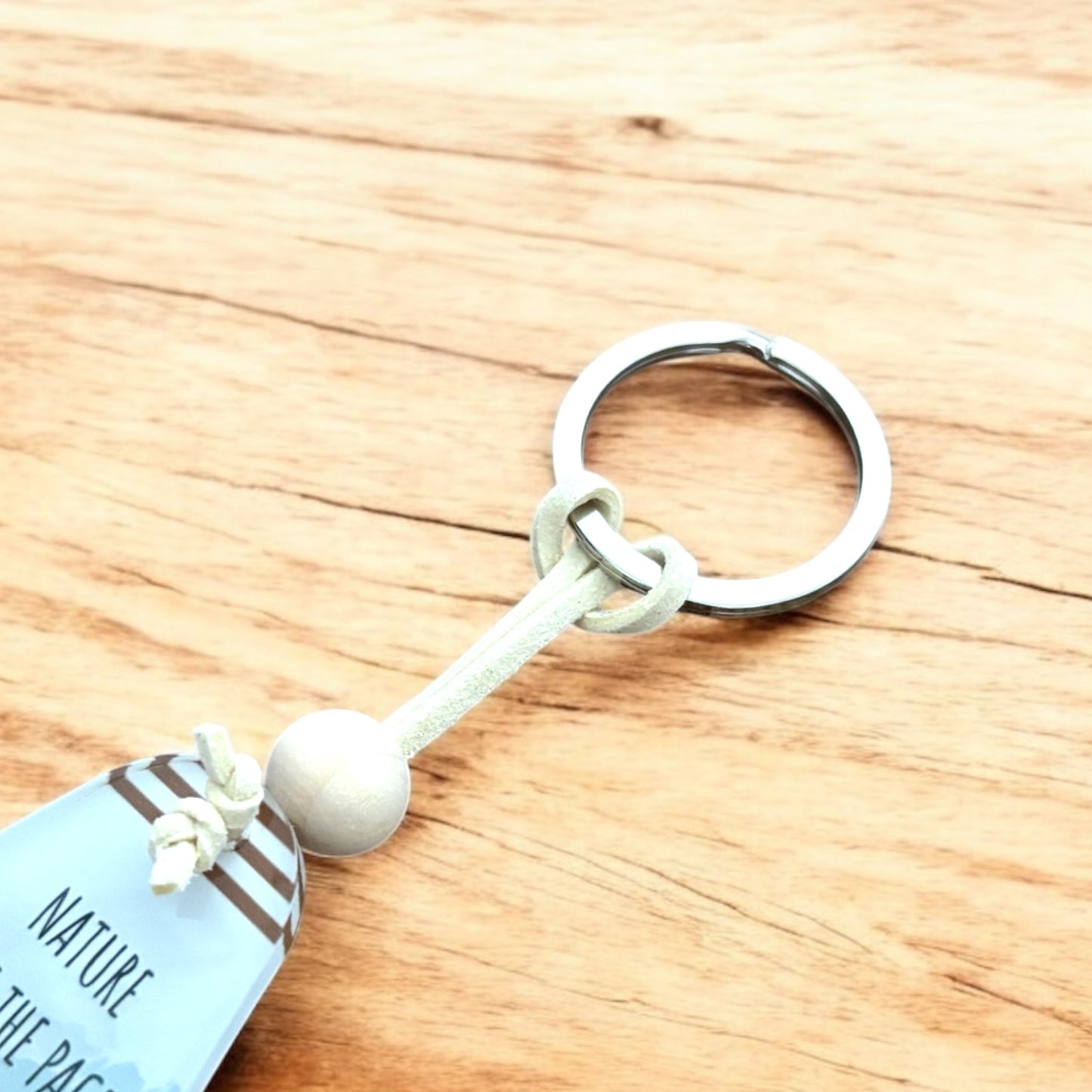 Nature Sets The Pace Keyring – Retro Motel Style Boho Keychain with Watercolour Female Mountain Biker Design, Gift for Cyclists & Outdoor Lovers