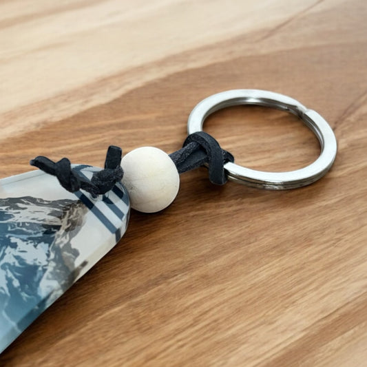 Nature Sets the Pace Keyring – Retro Motel Style Boho Keychain with Watercolour Mountain Design, Gift for Outdoor & Adventure Lovers