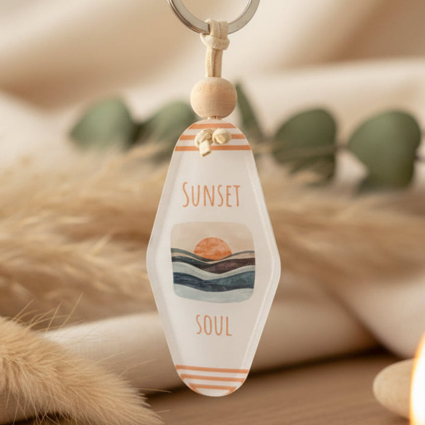 Sunset Soul Keyring – Retro Motel Style Boho Keychain with Sunset & Layered Ocean Design, Gift for Free Spirits & Beach Lovers